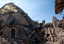 Italya’da Deprem Uzmanlari Sanik Sandalyesinde